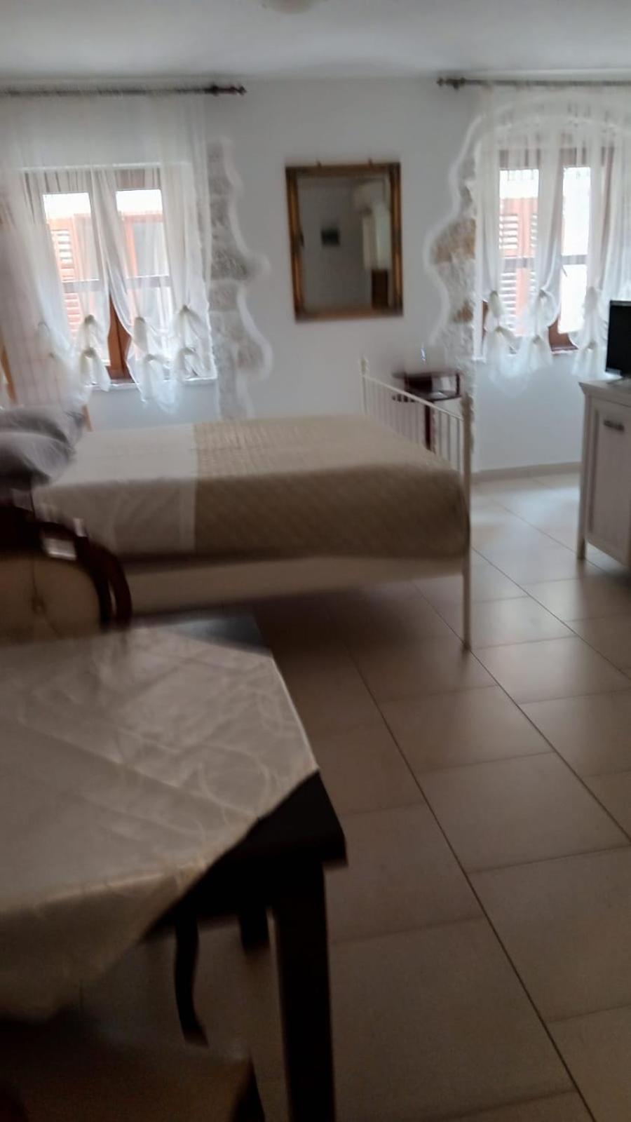 Apartment Martin - 10 Mt To The Beach Rovinj Exterior photo